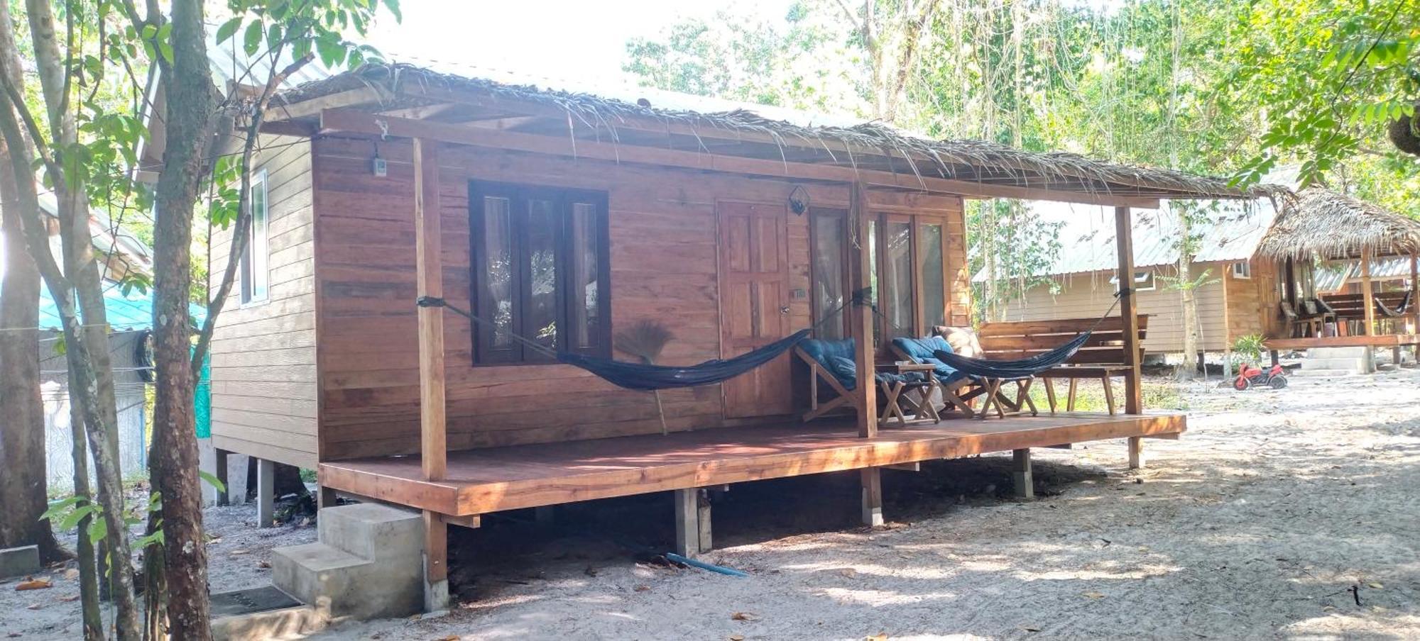 Lazy Hut Hotel Koh Phayam Eksteriør billede